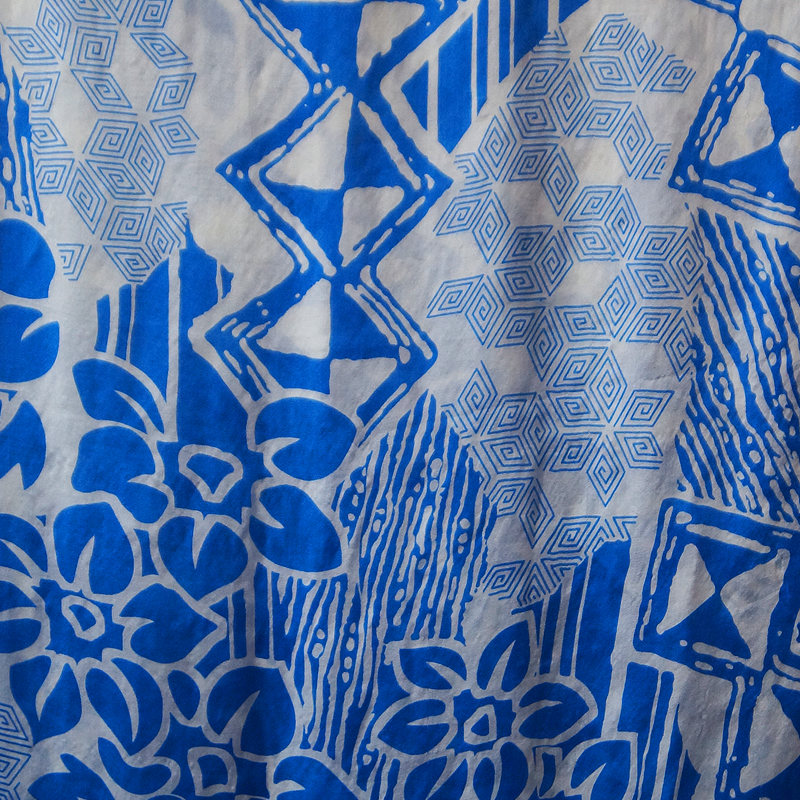 Foulard de Seda con Flecos - Flores Celeste