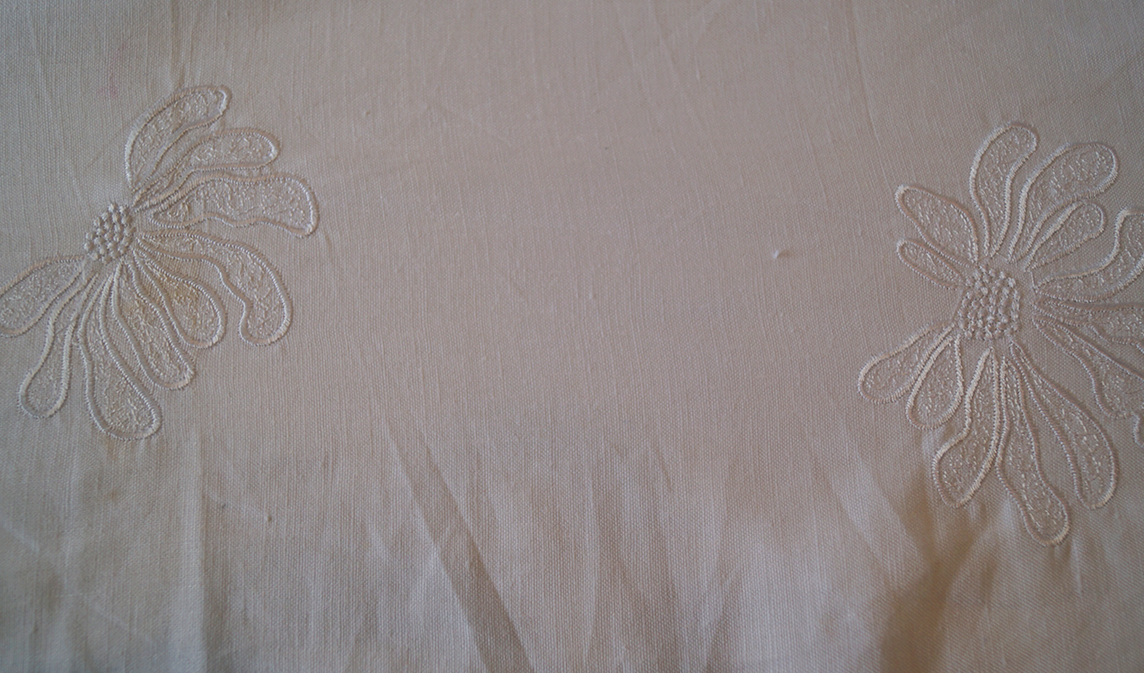Lino 100% Natural - Blanco con Flor Bordada