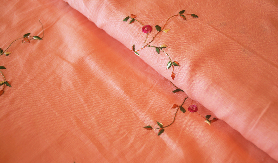 Lino 100% Natural - Damasco con Flores Bordadas