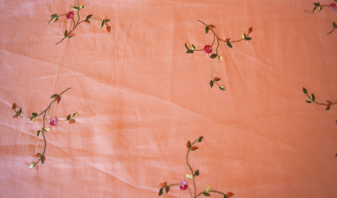 Lino 100% Natural - Damasco con Flores Bordadas