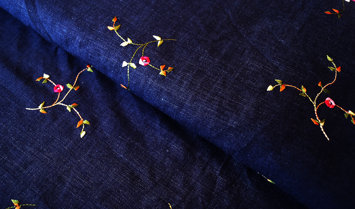 Lino 100% Natural - Azul Jeans con Flores Bordadas
